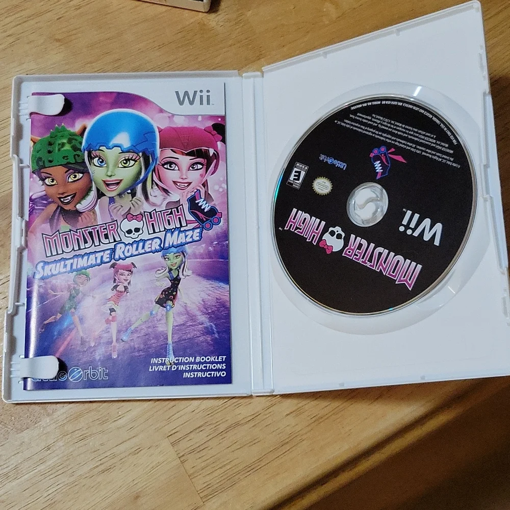 Wii Monster High Skultimate Roller Maze video game